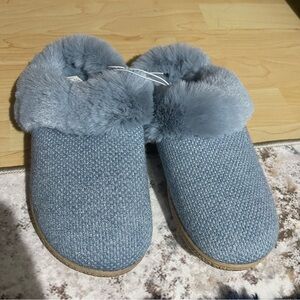 Isotoner Women’s Classic Comfort Hoodback Slipper Size 7.5-8